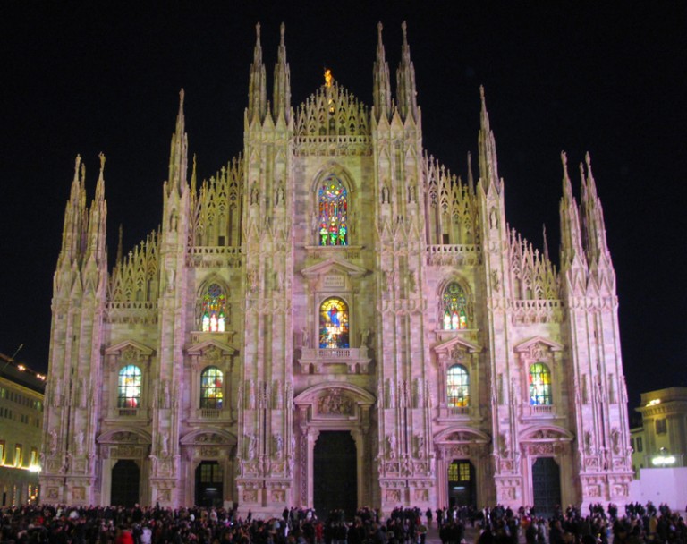 SEETY Milano, un viaggio by night per le strade della città